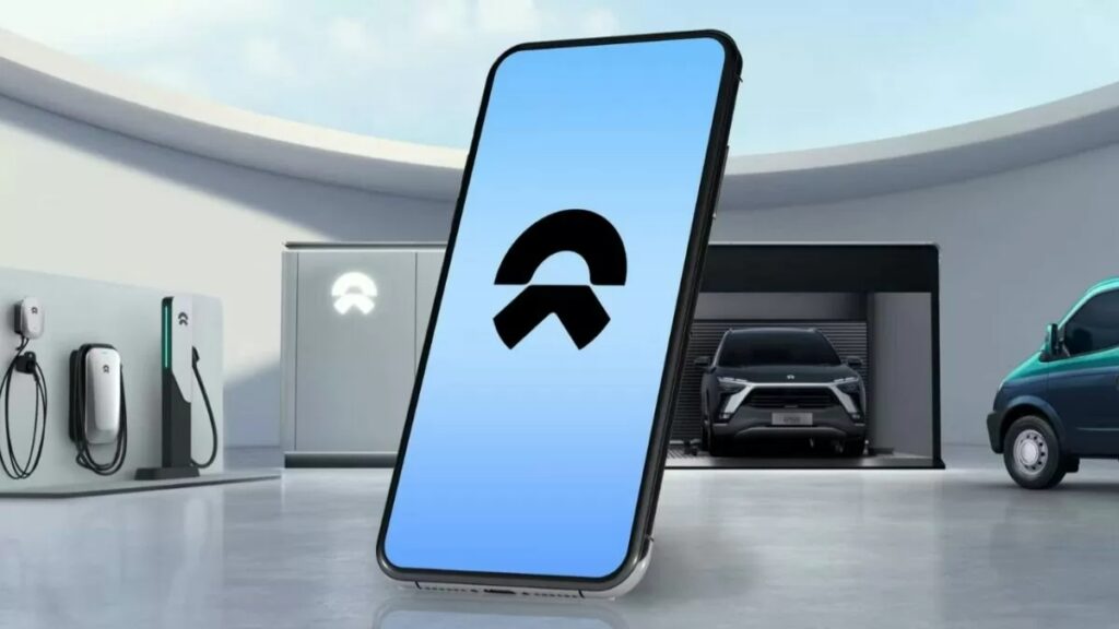 Nio passa dalle auto gli smartphone