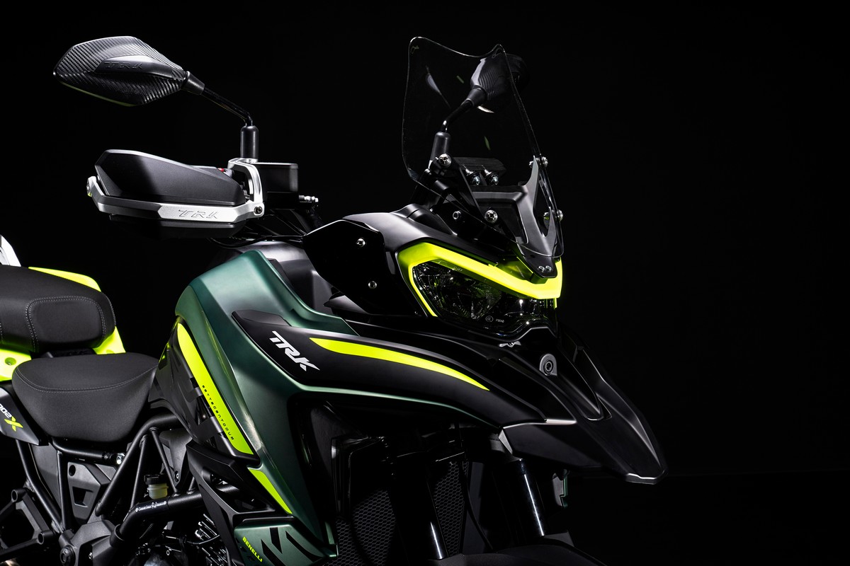 benelli trk 502 x exhaust