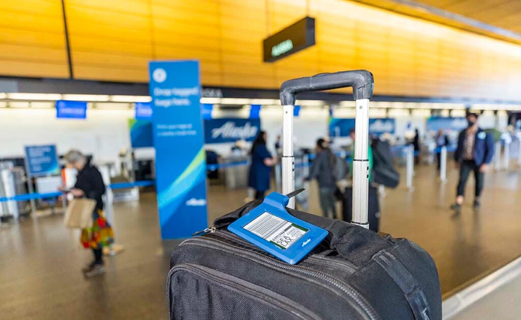 Come saltare la coda al check-in con l’electronic bag tag