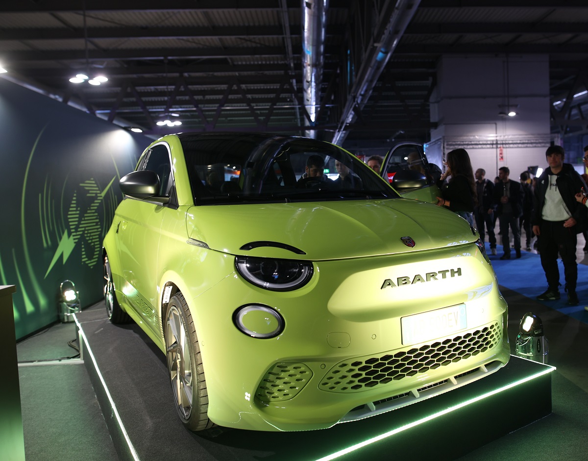 Esterni nuova Abarth 500e