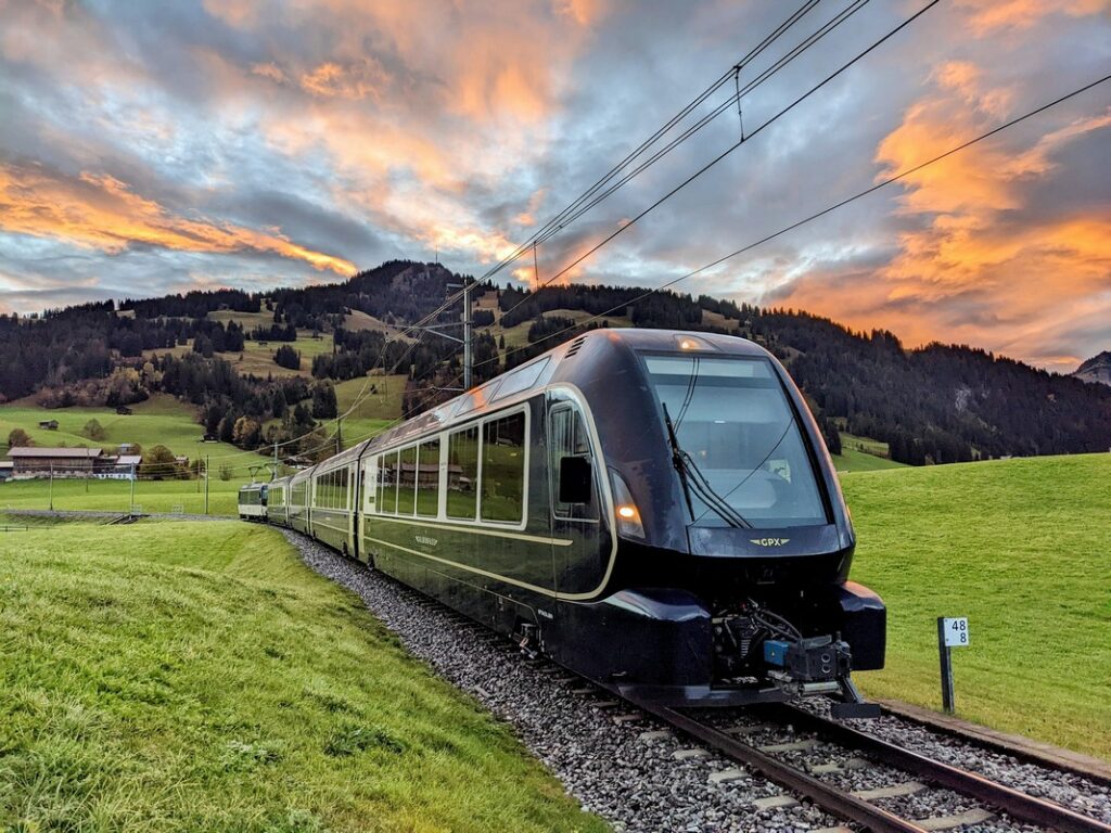 Goldenpass Express: i nuovi treni panoramici disegnati da Pininfarina