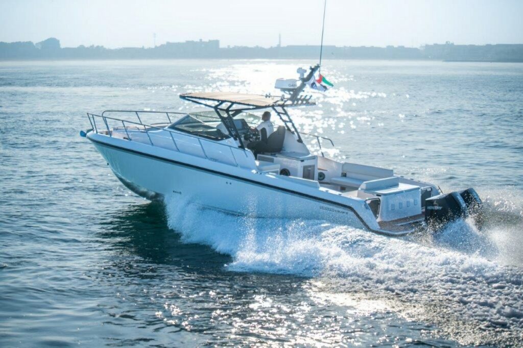 Gulf Craft Silvercraft 32 Walkaround: la barca perfetta per una giornata al mare
