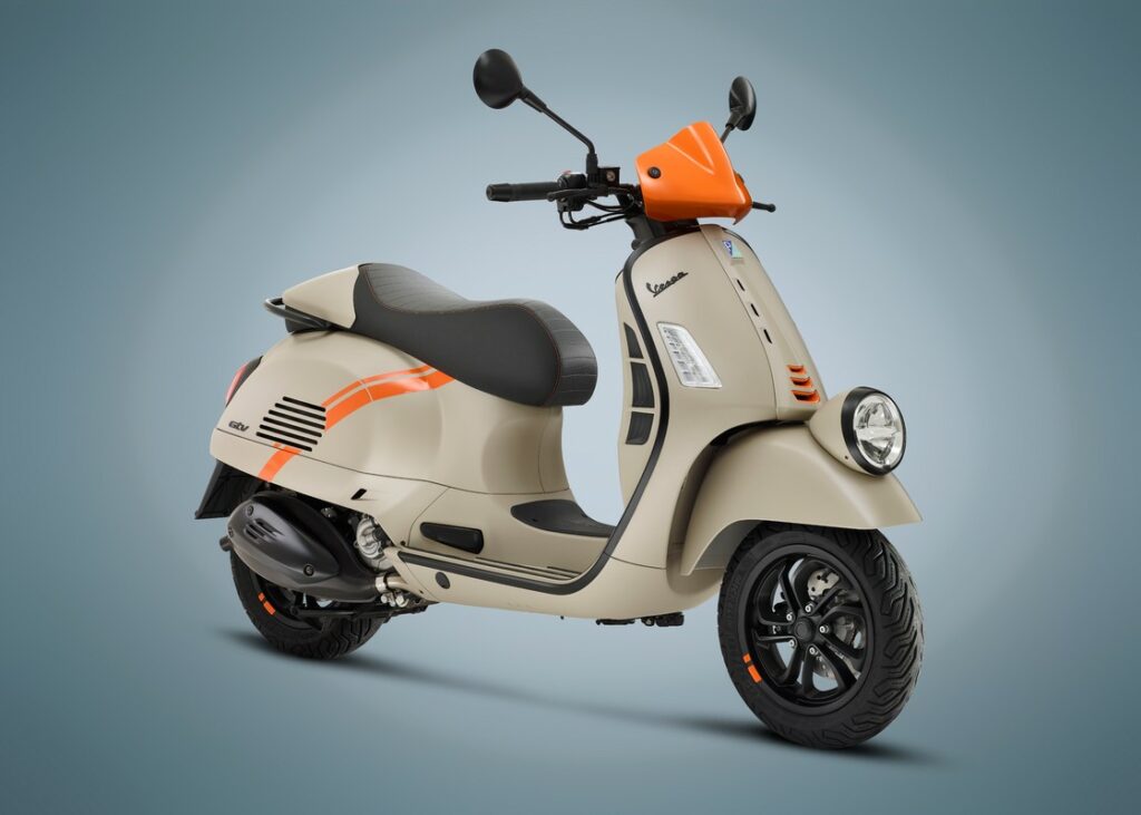 Vespa Gtv 2023: il nuovo equipaggiamento tecnologico e le inedite finiture sportive