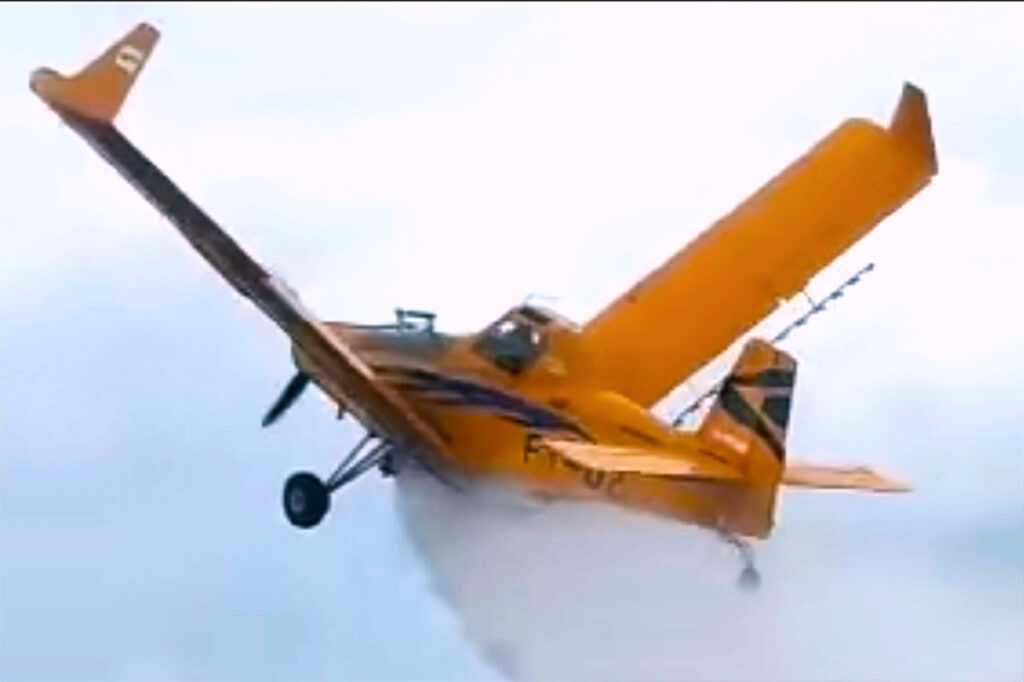 All’aereo si spezzano le ali dopo aver scaricato pesticidi, pilota salvo
