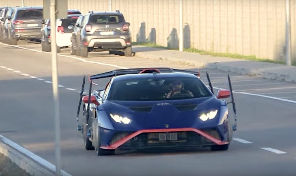 Avvistata una Lamborghini Huracan STO con le “antenne”