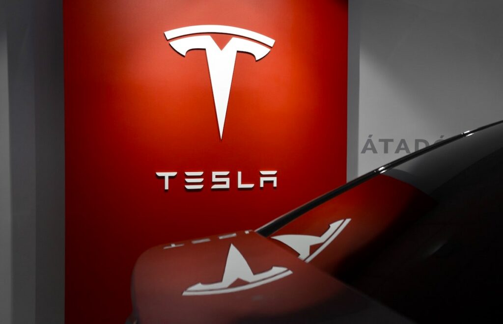 Multa di $ 2,2 mln per Tesla in Corea sull’autonomia che crolla del 50% rispetto a quanto dichiarato