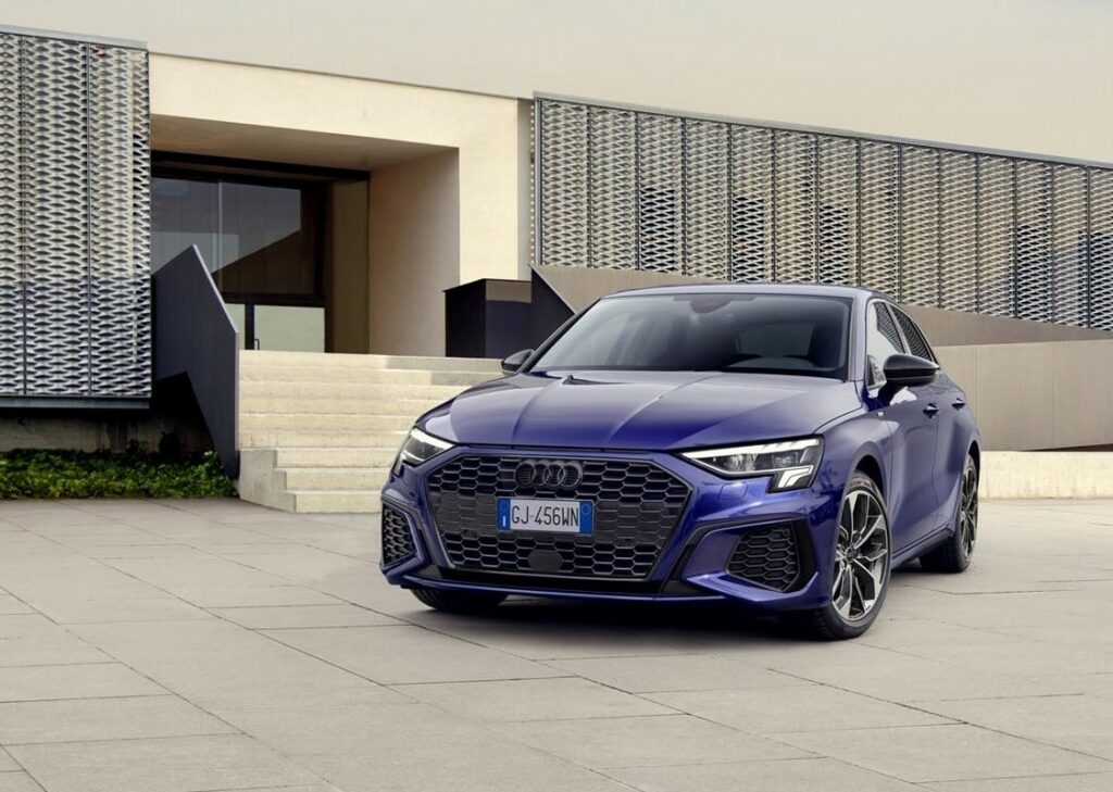 Audi A3, Audi Q3 e Audi Q5 Identity Black: il nuovo allestimento top di gamma