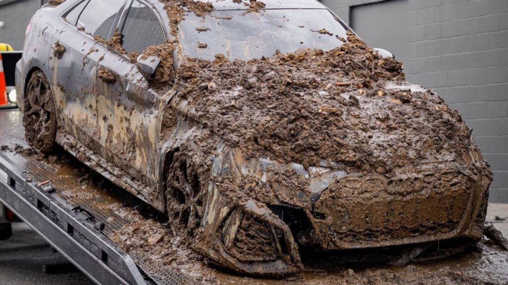 Che brutta fine per questa Audi RS3 a Los Angeles