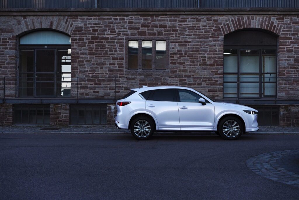 Mazda CX-5 2023: arriva il mild hybrid con tante novità