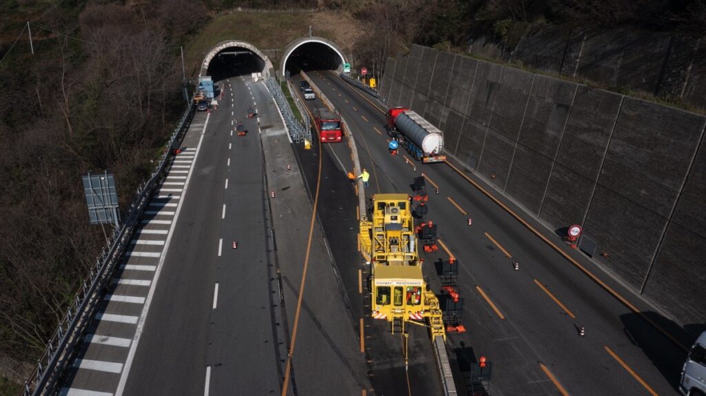 Anche in Italia il Road Zipper che sposta i new jersey in autostrada in