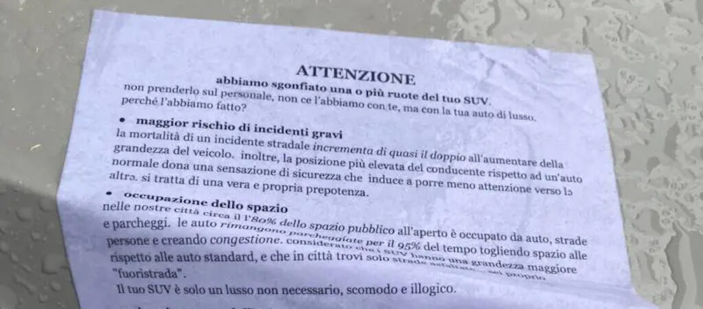 A Milano il “collettivo delle SuVversivə” taglia le gomme ai SUV, per l’ambiente