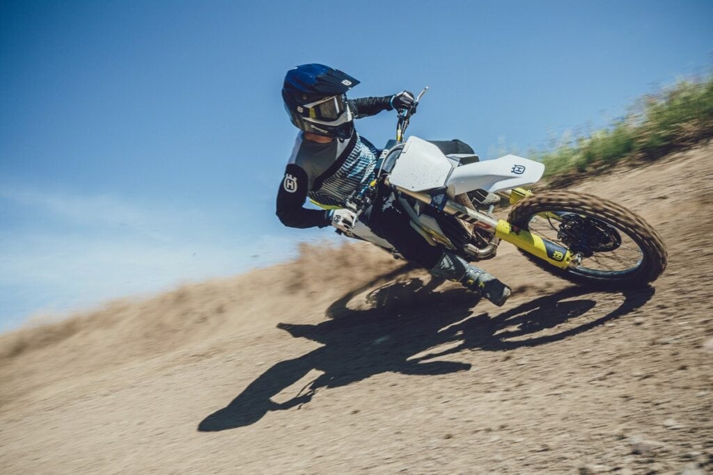 Abbigliamento Husqvarna 2023: la nuova collezione Apparel