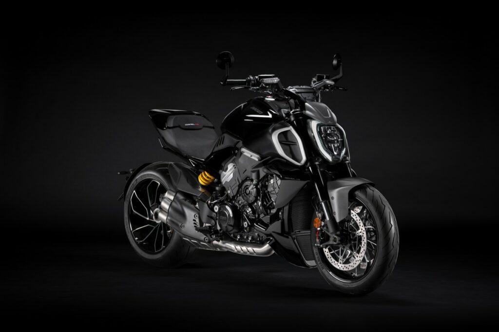 Accessori moto Ducati Diavel V4: tre pack per la muscle cruiser