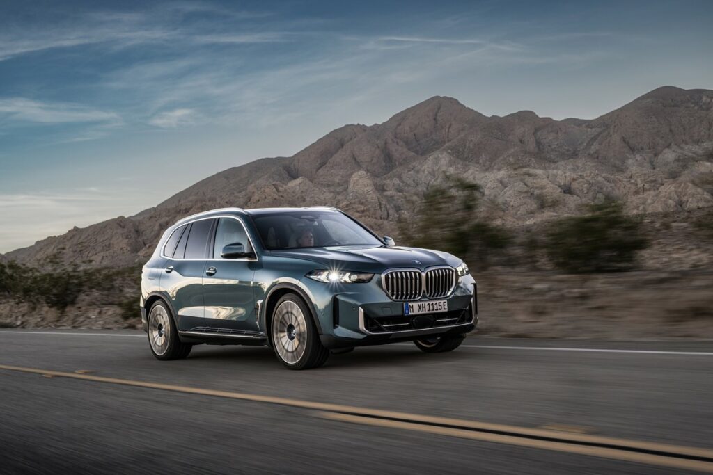 BMW X5 e X6 2023: nuovi motori e il nuovo cambio Steptronic Sport