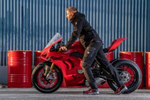 Diadora Utility x Ducati 2023 (6)