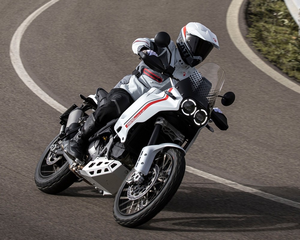 Ducati DesertX 2023 con il sistema di navigazione Turn by Turn