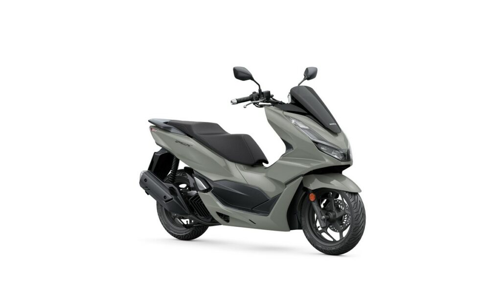 Honda PCX 125 2023: lo scooter per girare in città