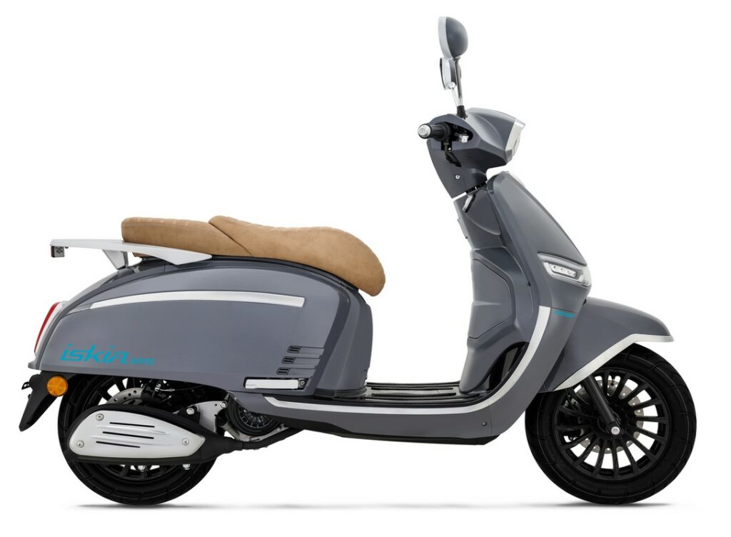 Keeway Iskia 125: lo scooter moderno in stile classic retrò