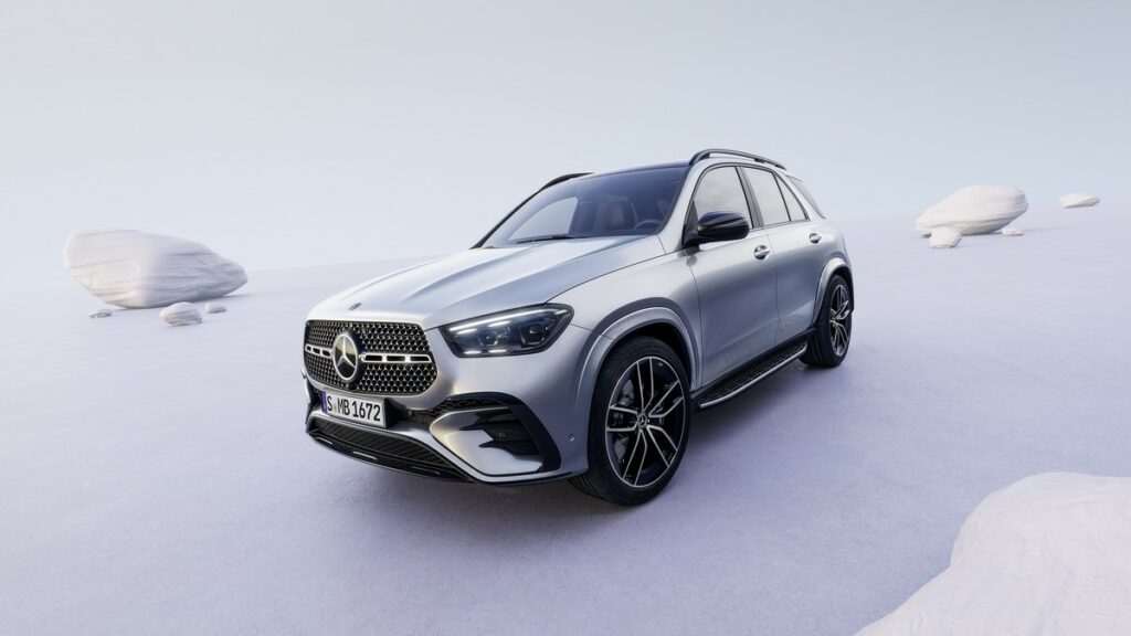 Mercedes Benz GLE 2023: nuove funzioni digitalizzate per l’utilizzo in fuoristrada e per il rimorchio