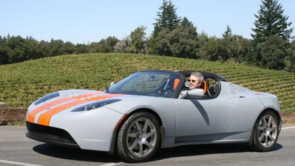 La Tesla Roadster di “Mr. Tesla”  oggi vale oltre 200.000 $