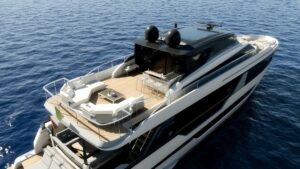 Ferretti Yachts 1000 Skydeck