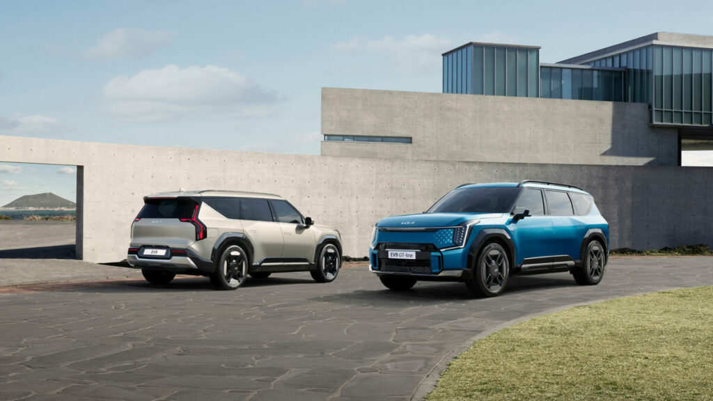 Kia EV9: il SUV con oltre 541 km di autonomia e guida autonoma di livello 3 a partire da 76.450 euro