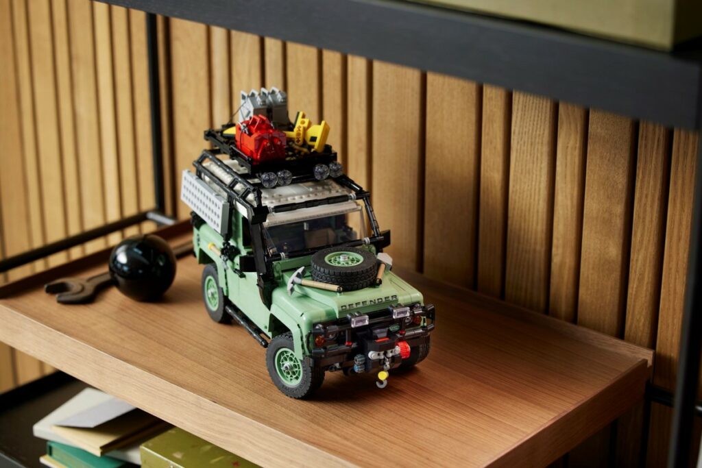 Lego Icons Land Rover Classic Defender 90: il nuovo set celebrativo