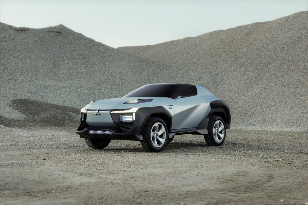 Mitsubishi Moonstone: il concept crossover a zero emissioni