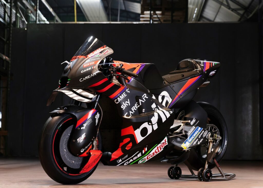 MotoGP 2023 Aprilia Racing: team e piloti pronti per il Campionato del Mondo, il video