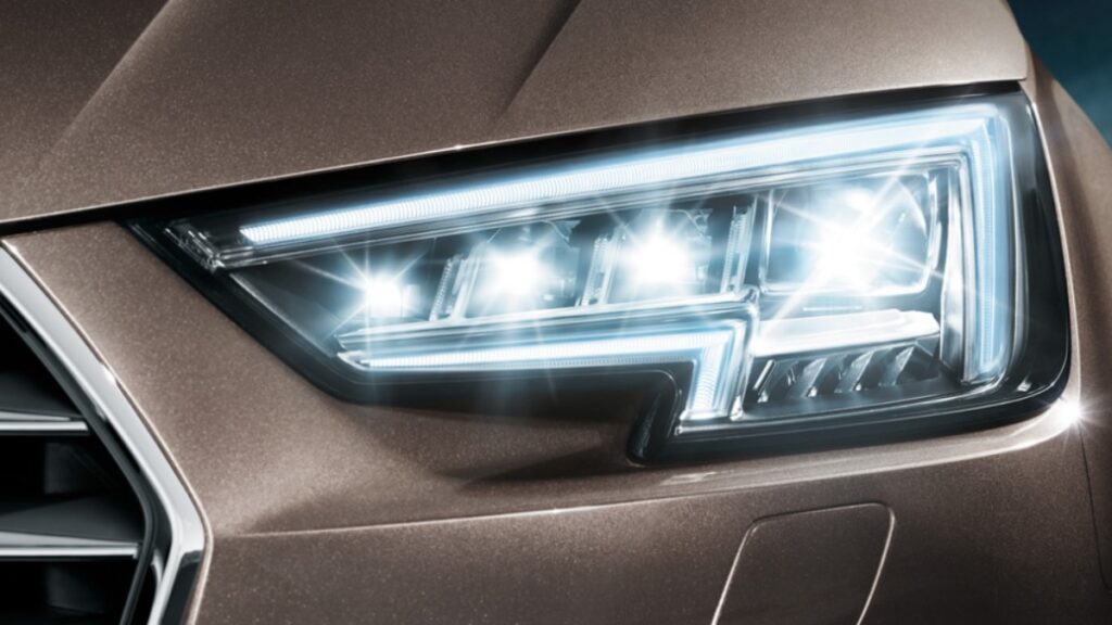 Fari a matrice di LED: funzionamento, vantaggi e costi