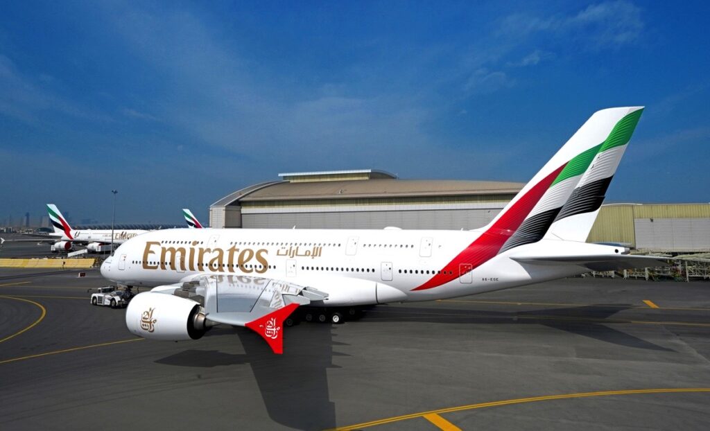 Emirates ha svelato la nuova livrea, operativa già da domani