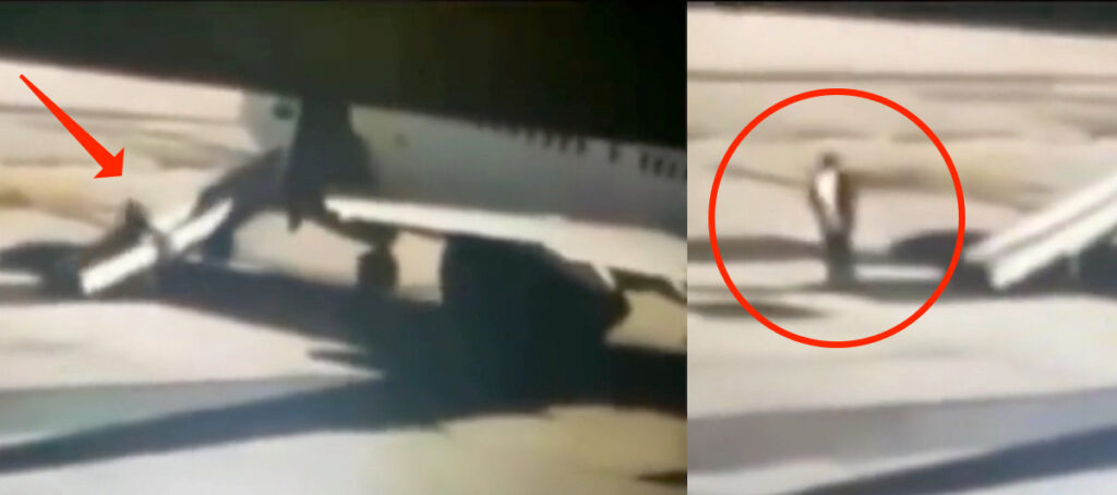 Il video del passeggero che apre il portellone dell’aereo in decollo e scende dallo scivolo di emergenza
