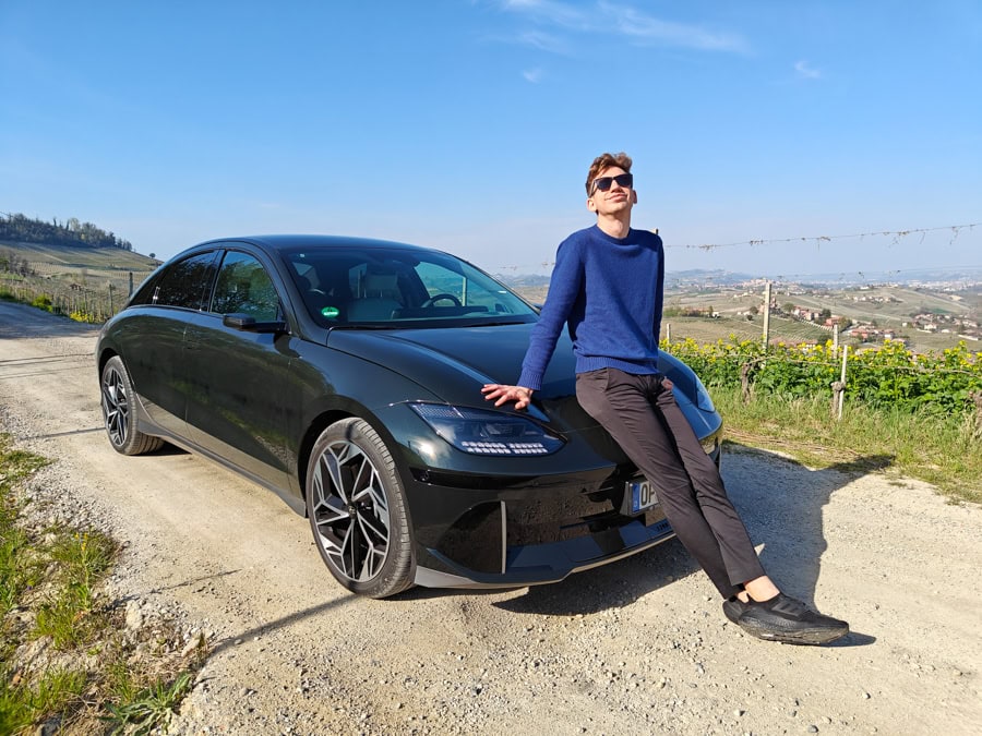 Con la Hyundai Ioniq 6 tra le nocciole e i vigneti delle Langhe