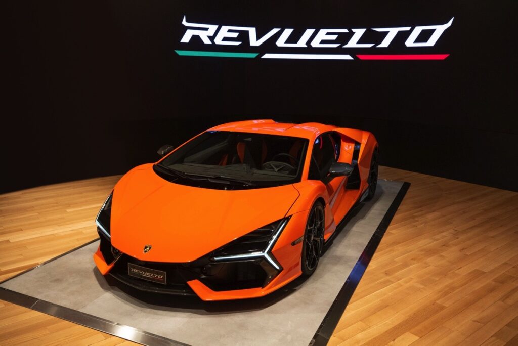La nuova Lamborghini Revuelto debutta a New York