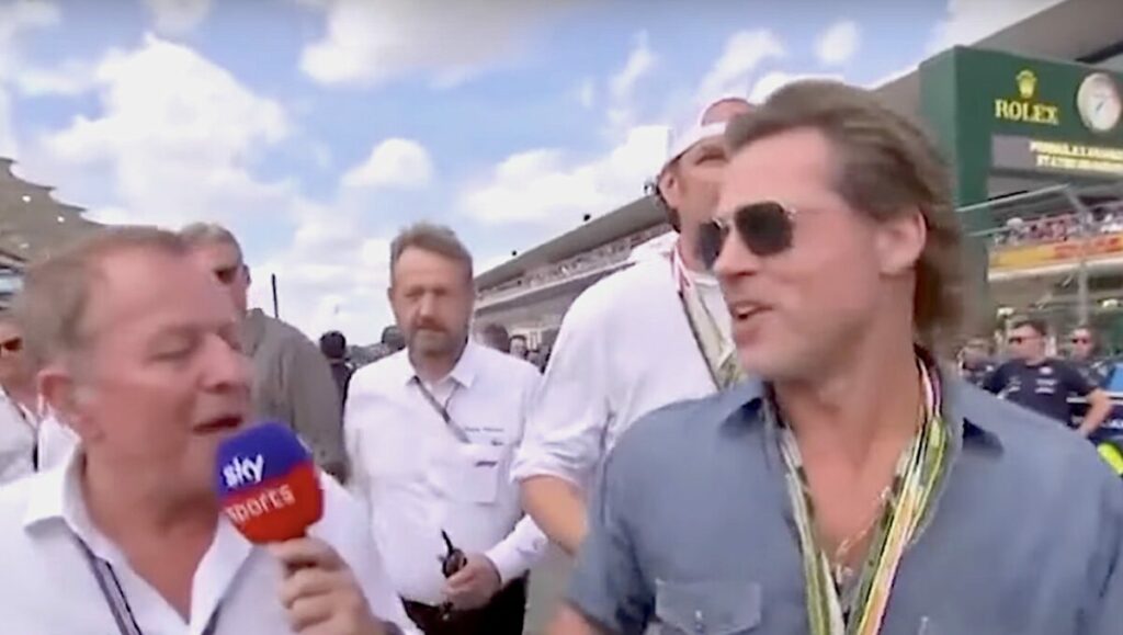 Brad Pitt in pista nel giro di parata al GP di Silverstone per il suo film sulla F1