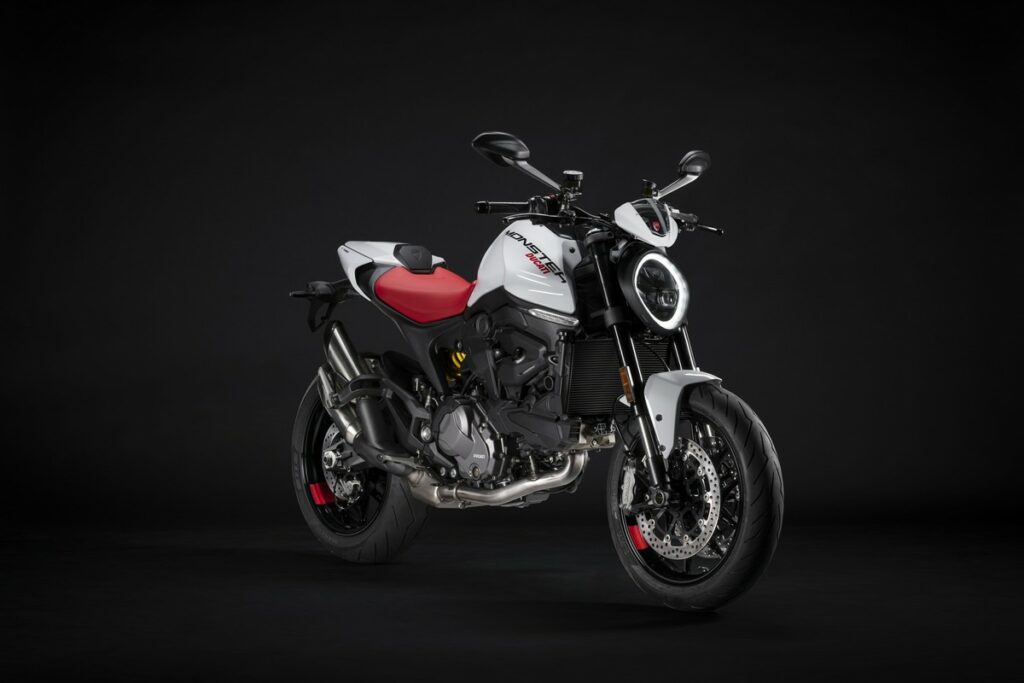Ducati Monster 2024 a partire da 12.290 euro