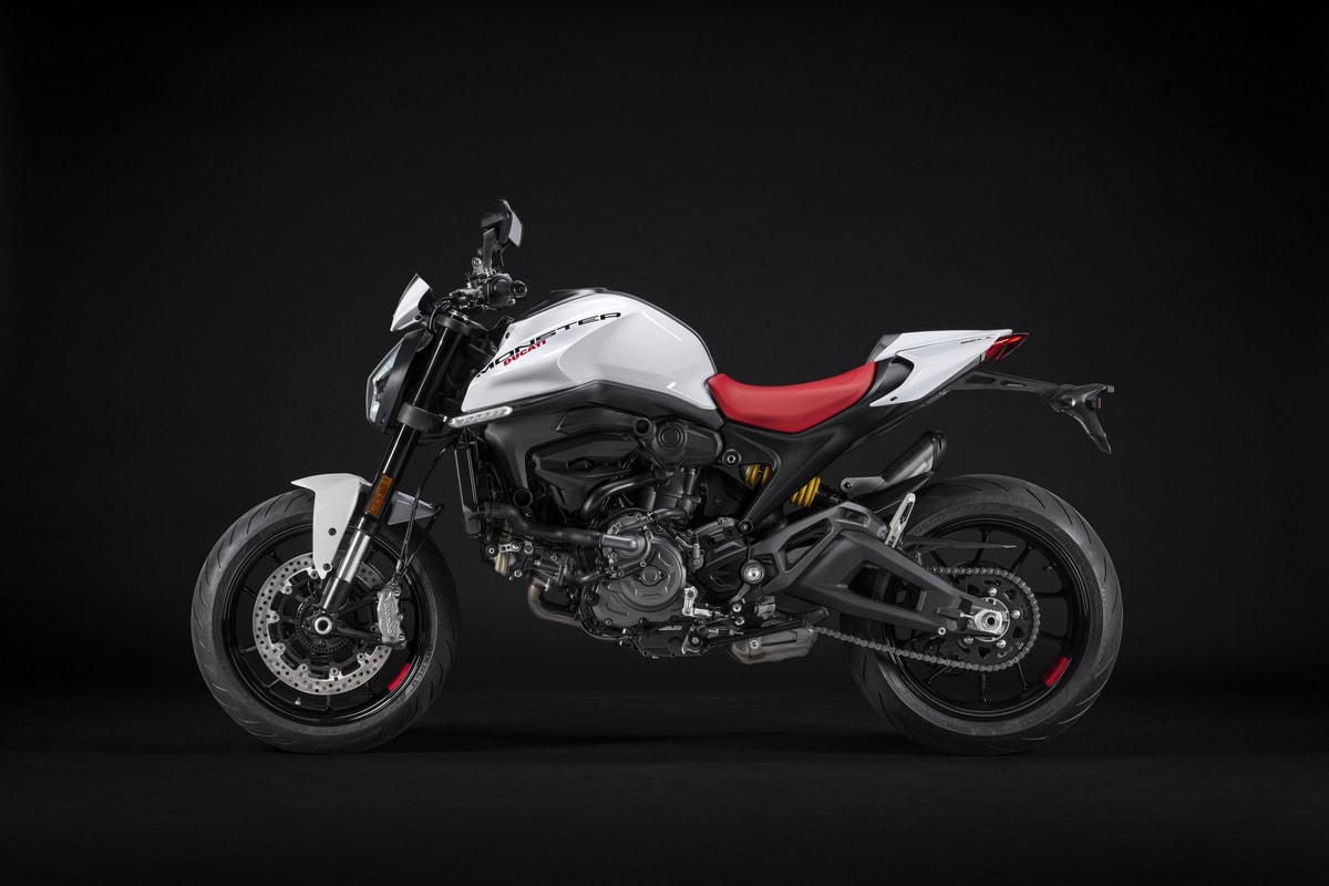 Ducati Monster 2024 motore, prezzo e caratteristiche