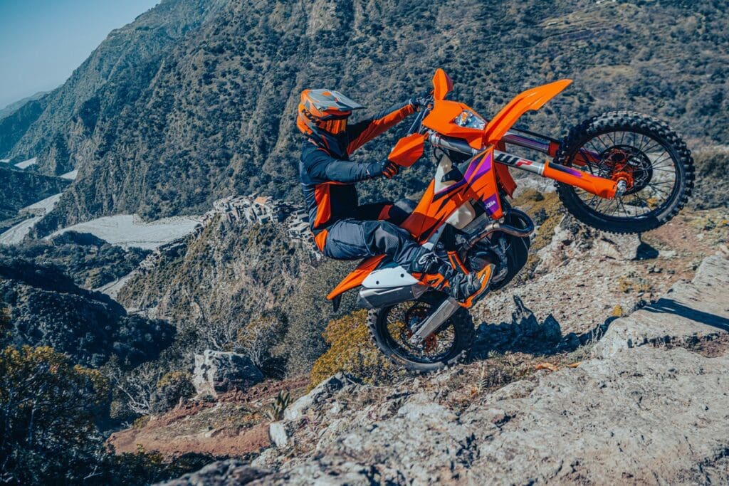 KTM Enduro 2024: la nuova gamma a partire da 10.530 euro