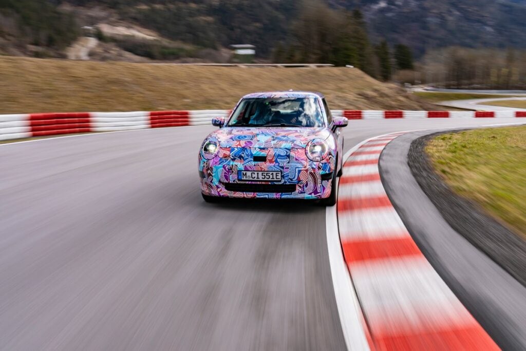 Mini Cooper Electric: due configurazioni di potenza ed un’autonomia tra i 300 e i 400 chilometri