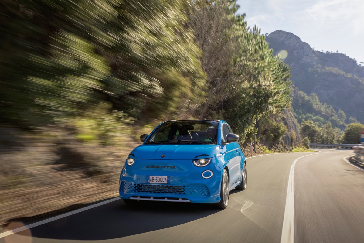 Nuova Abarth 500e elettrica 