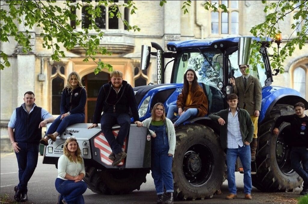 Caleb e Charlie di Clarkson’s Farm al vertice di Downing Street per l’agricoltura