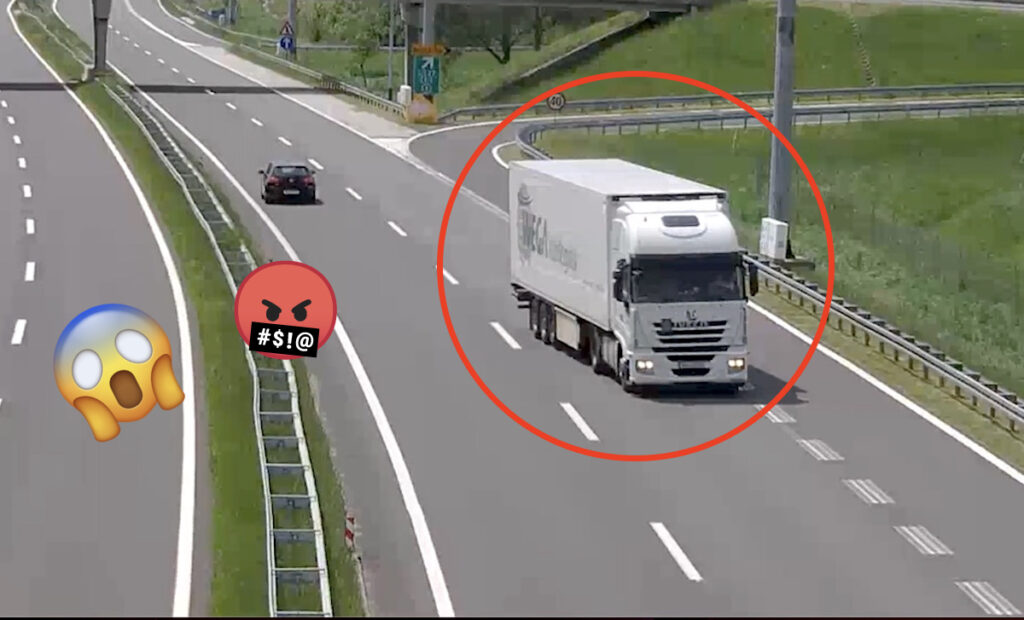 Ecco la manovra killer di un camion che entra in autostrada contromano