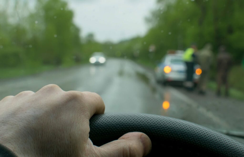 Le leggi strane e divieti più bizzarri su automobili e guida nel mondo