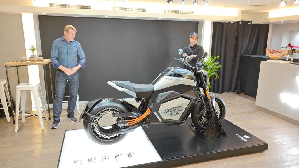 Fino a Monte Carlo per vedere con Mika Häkkinen la Verge Motorcycles da 80.000 €