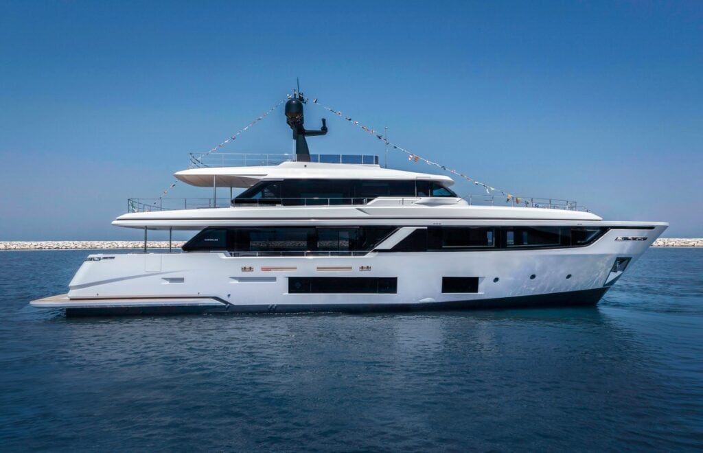 Custom Line Navetta 30 My Ayshe: varato il nuovo scafo della linea dislocante