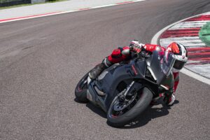 Ducati Panigale V2 Black on Black Livery