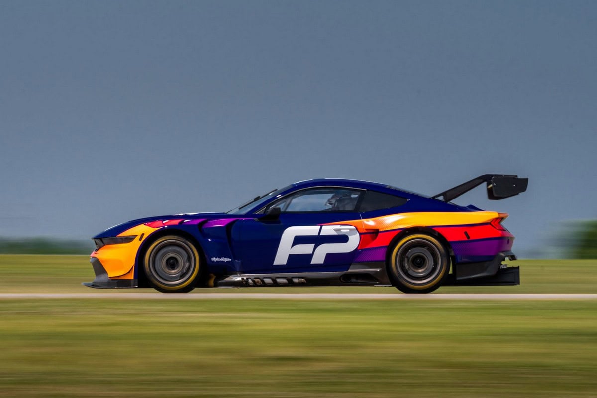 Ford Mustang GT3 24 Ore di Le Mans