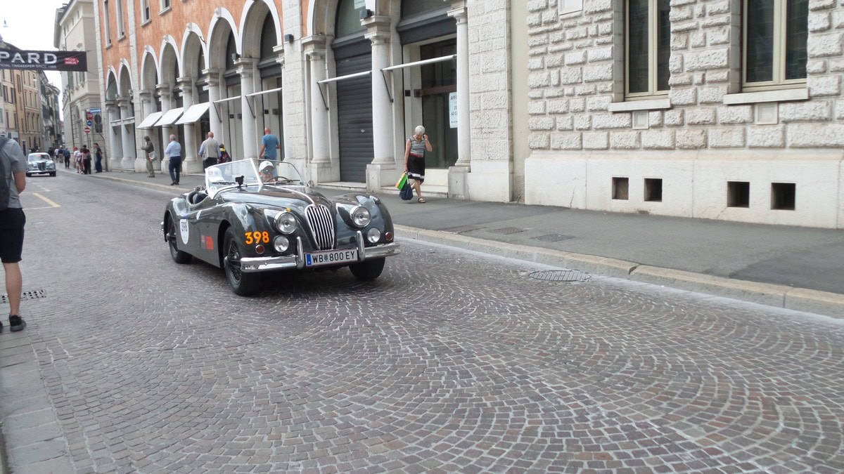 1000 miglia auto straniere in gara