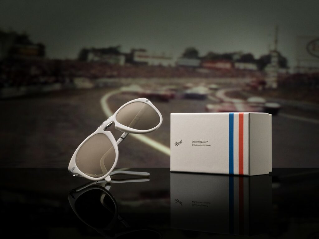 Persol 24 Ore di Le Mans: l’edizione speciale in oro e avorio degli iconici occhiali indossati da Steve McQueen