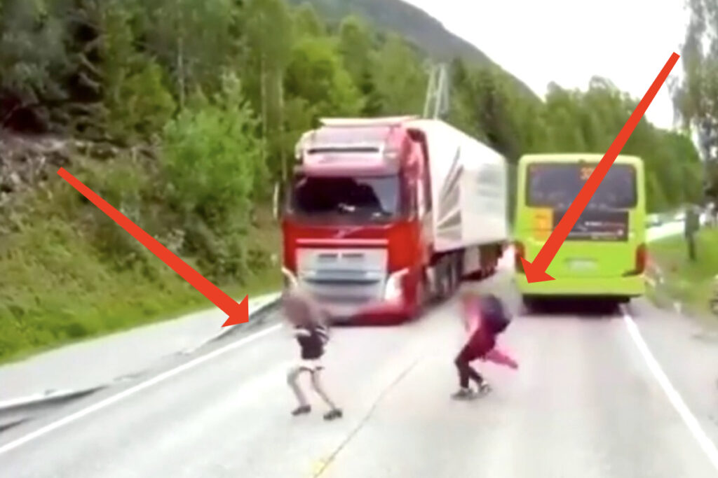 Camionista eroe: frena tempestivamente e salva la vita del bimbo che attraversa senza guardare